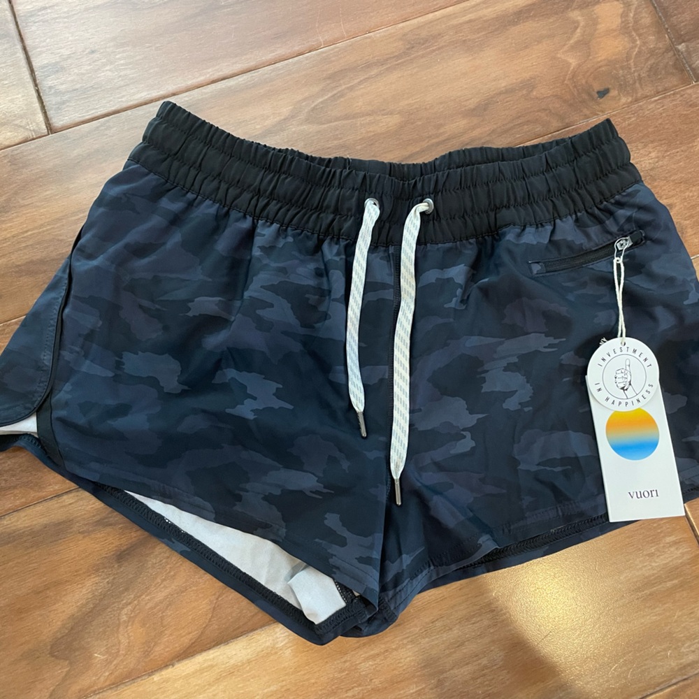 Brand New Vuori W Clementine Short BEC Black Watercolor Camo